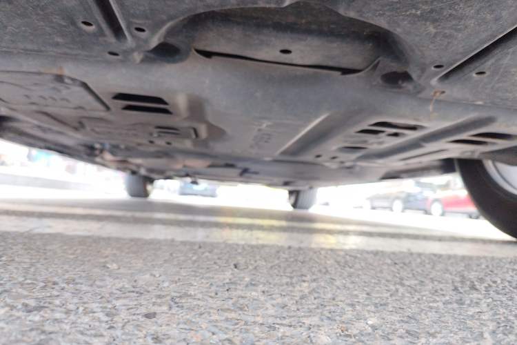 Used Toyota SIENNA 2021 2.5L Hybrid Platinum Edition Chassis Front