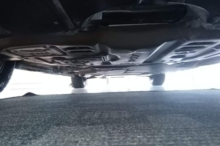 Used Toyota SIENNA 2021 2.5L Hybrid Platinum Edition Chassis Front
