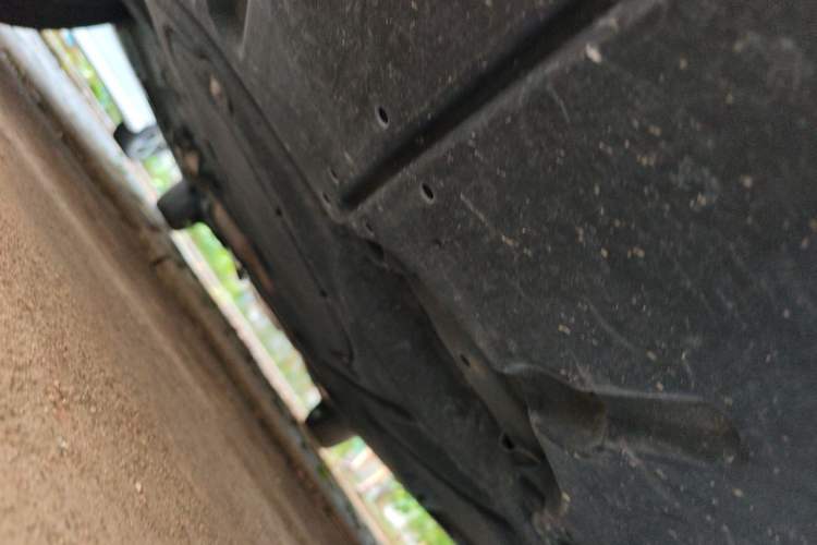 Used Toyota SIENNA 2021 2.5L Hybrid Platinum Edition Chassis Front