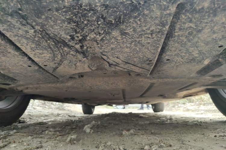 Used Toyota SIENNA 2021 2.5L Hybrid Platinum Edition Chassis Front