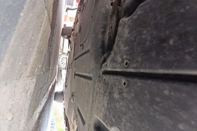 Used Toyota SIENNA 2021 2.5L Hybrid Premium Edition Chassis Front