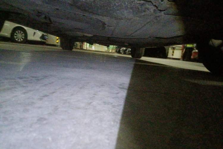 Used Toyota SIENNA 2021 2.5L Hybrid Platinum Edition Chassis Front
