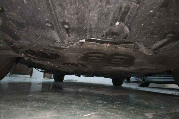 Used Toyota SIENNA 2021 2.5L Hybrid Platinum Edition Chassis Front