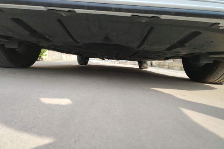 Used Toyota SIENNA 2021 2.5L Hybrid Platinum Edition Chassis Front