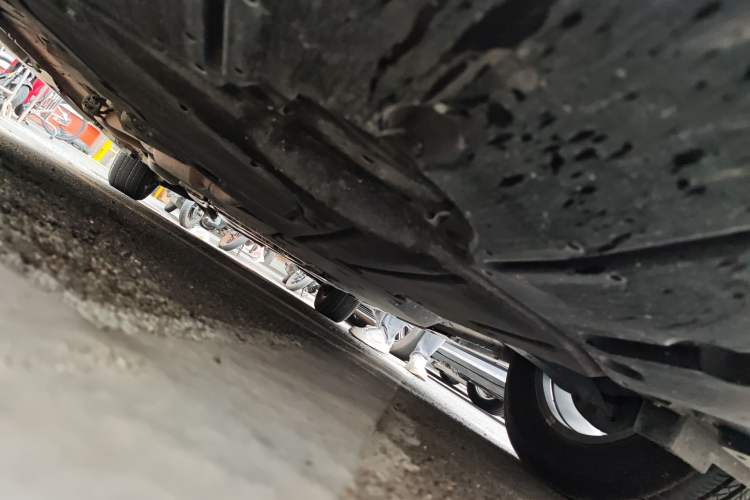 Used Toyota SIENNA 2021 2.5L Hybrid Premium Edition Chassis Front