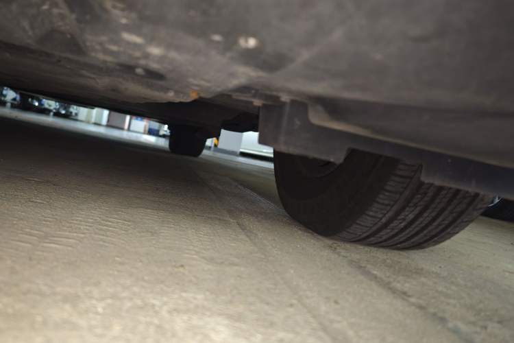 Used Toyota SIENNA 2021 2.5L Hybrid Premium Edition Chassis Front Left