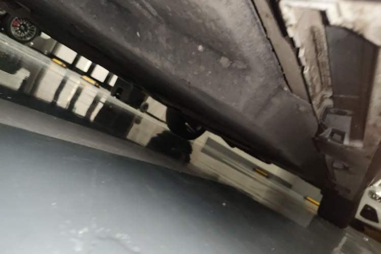 Used Toyota SIENNA 2021 2.5L Hybrid Platinum Edition Chassis Front Left
