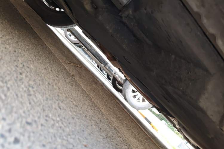 Used Toyota SIENNA 2021 2.5L Hybrid Premium Edition Chassis Front Left