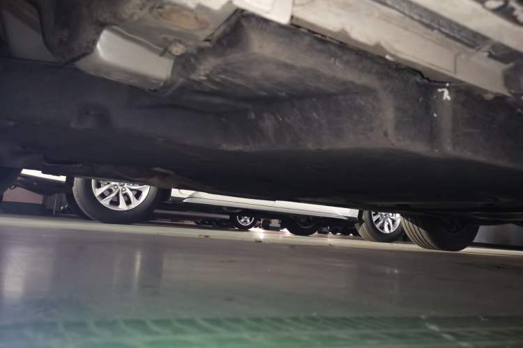 Used Toyota SIENNA 2021 2.5L Hybrid Premium Edition Chassis Front Left
