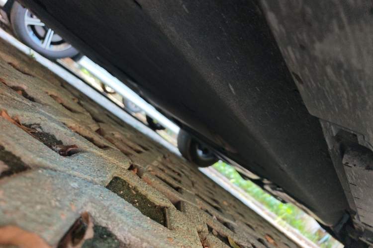 Used Toyota SIENNA 2021 2.5L Hybrid Platinum Edition Chassis Front Left