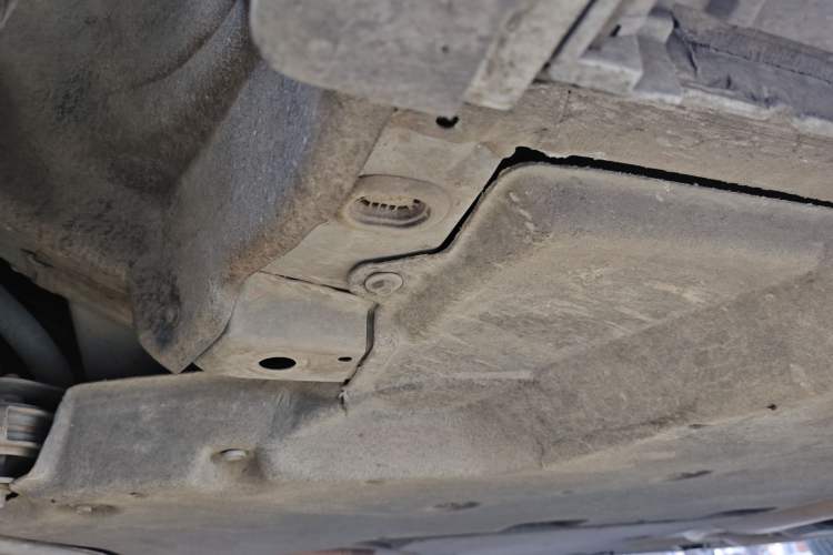 Used Toyota SIENNA 2021 2.5L Hybrid Ultimate Edition Chassis Front Left