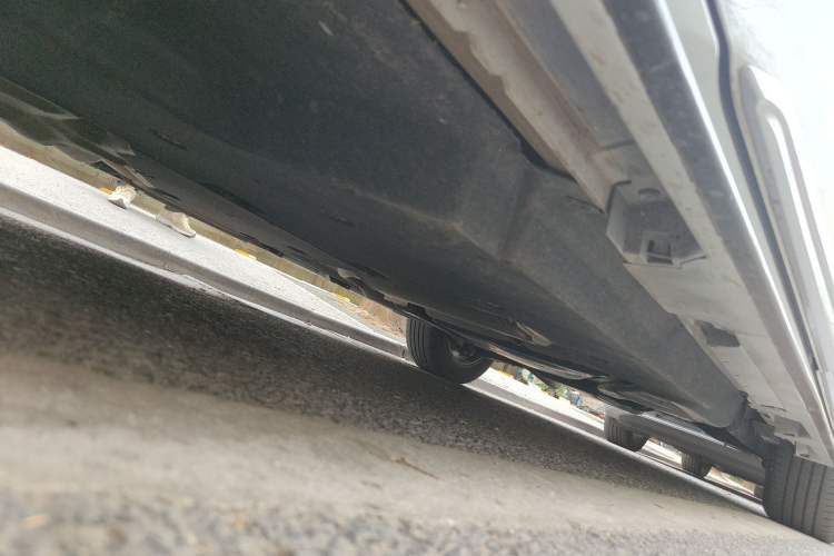 Used Toyota SIENNA 2021 2.5L Hybrid Platinum Edition Chassis Front Left