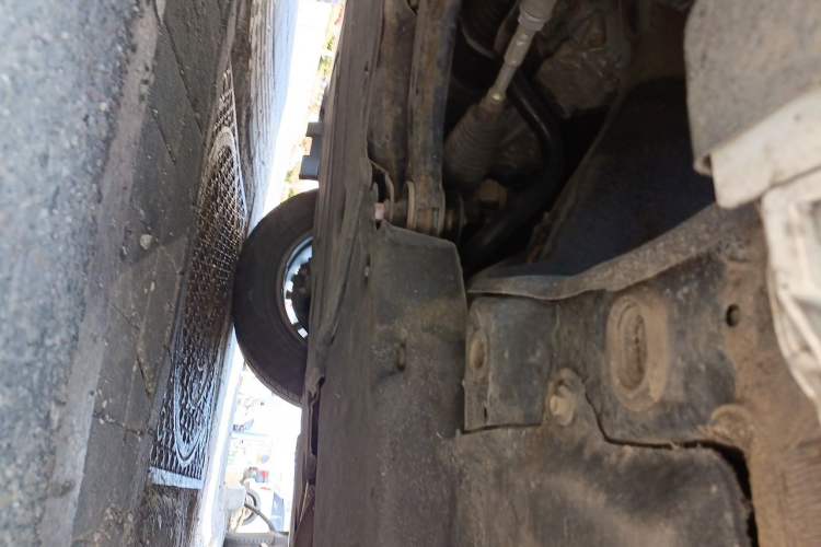 Used Toyota SIENNA 2021 2.5L Hybrid Premium Edition Chassis Front Left