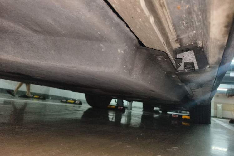 Used Toyota SIENNA 2021 2.5L Hybrid Platinum Edition Chassis Front Left