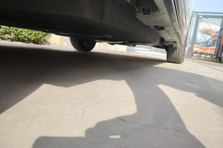 Used Toyota SIENNA 2021 2.5L Hybrid Platinum Edition Chassis Front Left