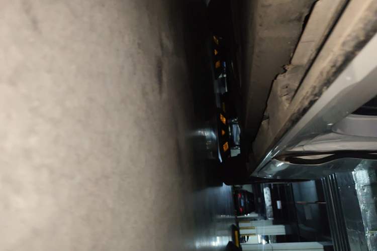 Used Toyota SIENNA 2021 2.5L Hybrid Premium Edition Chassis Front Left