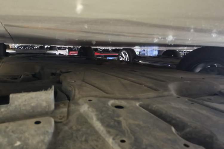 Used Toyota SIENNA 2021 2.5L Hybrid Platinum Edition Chassis Front Left