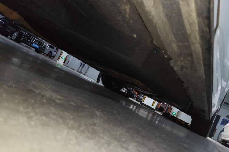 Used Toyota SIENNA 2021 2.5L Hybrid Premium Edition Chassis Front Left