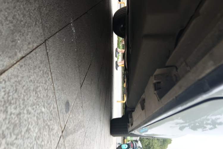 Used Toyota SIENNA 2021 2.5L Hybrid Premium Edition Chassis Front Left