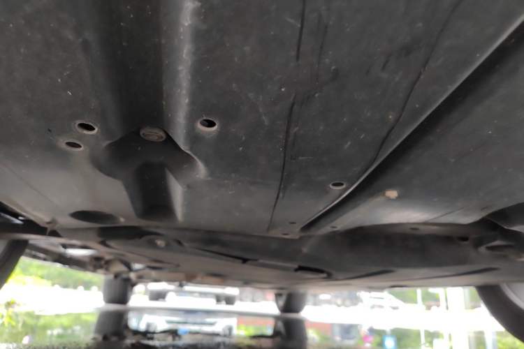 Used Toyota SIENNA 2021 2.5L Hybrid Luxury Edition Chassis Front