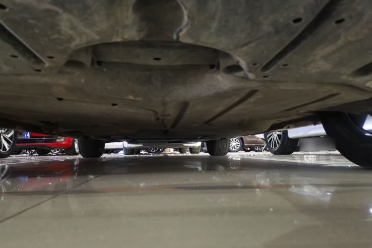 Used Toyota SIENNA 2021 2.5L Hybrid Platinum Edition Chassis Front
