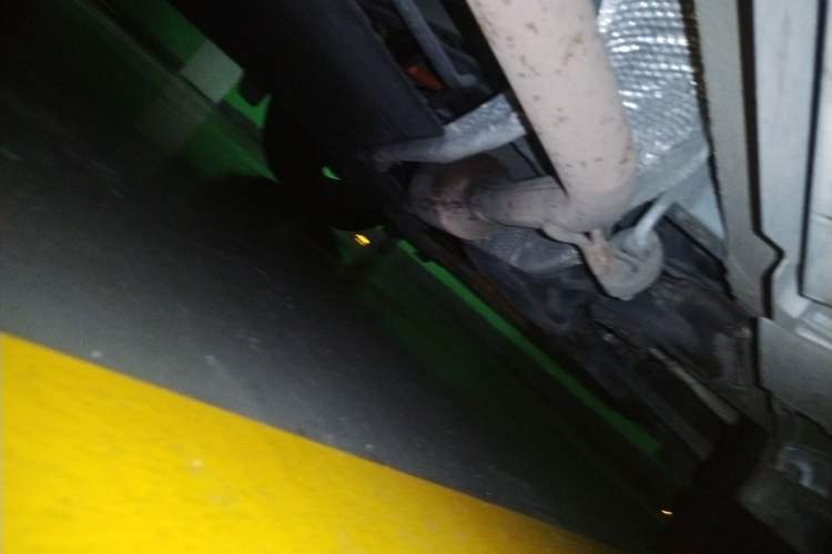 Used Toyota SIENNA 2021 2.5L Hybrid Platinum Edition Chassis Front Right