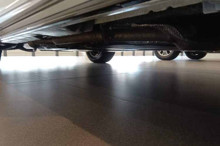 Used Toyota SIENNA 2021 2.5L Hybrid Platinum Edition Chassis Front Right