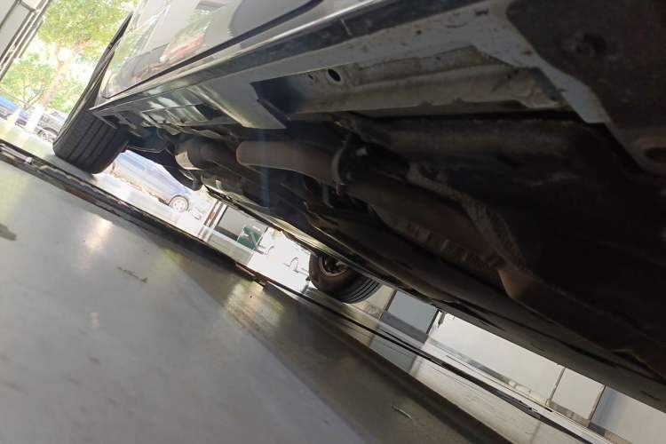 Used Toyota SIENNA 2021 2.5L Hybrid Premium Edition Chassis Front Right