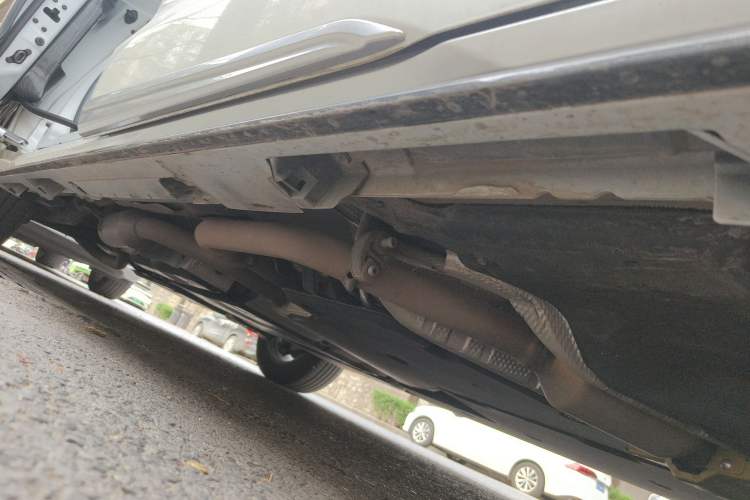Used Toyota SIENNA 2021 2.5L Hybrid Platinum Edition Chassis Front Right
