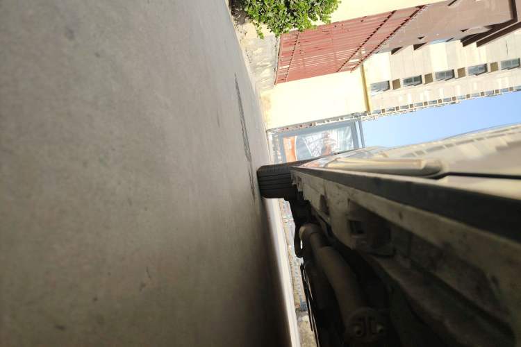 Used Toyota SIENNA 2021 2.5L Hybrid Platinum Edition Chassis Front Right