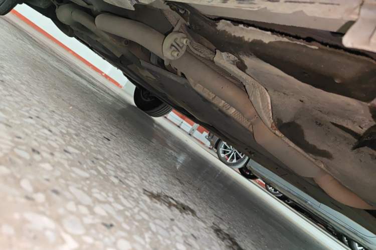 Used Toyota SIENNA 2021 2.5L Hybrid Premium Edition Chassis Front Right