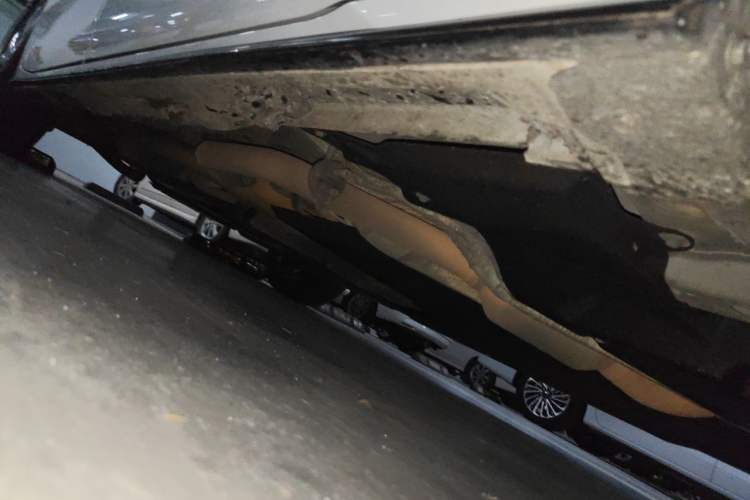 Used Toyota SIENNA 2021 2.5L Hybrid Premium Edition Chassis Front Right