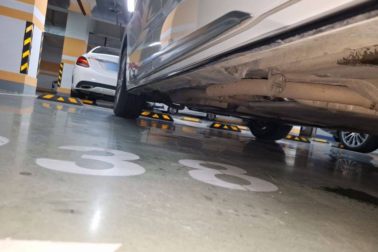 Used Toyota SIENNA 2021 2.5L Hybrid Platinum Edition Chassis Front Right