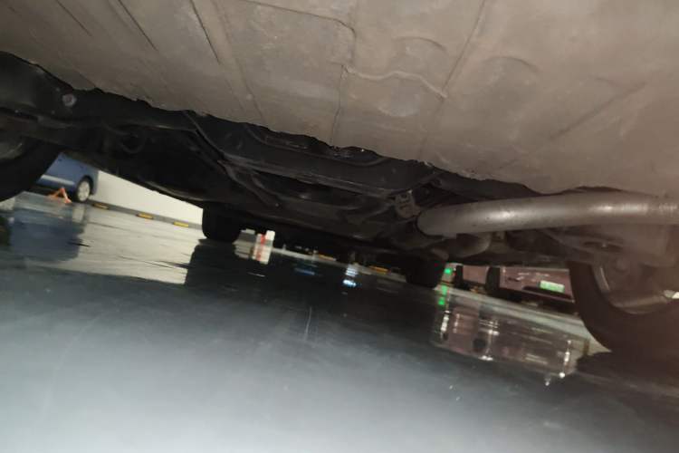 Used Toyota SIENNA 2021 2.5L Hybrid Platinum Edition Chassis Rear