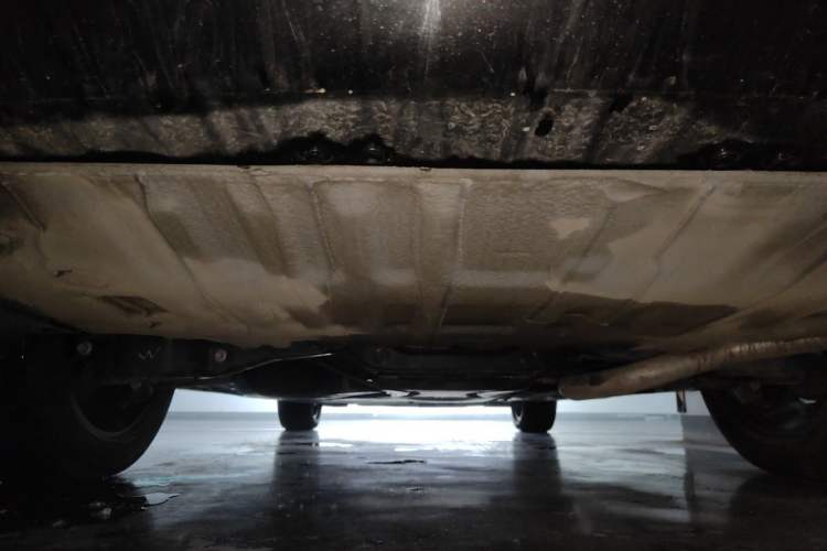 Used Toyota SIENNA 2021 2.5L Hybrid Premium Edition Chassis Rear