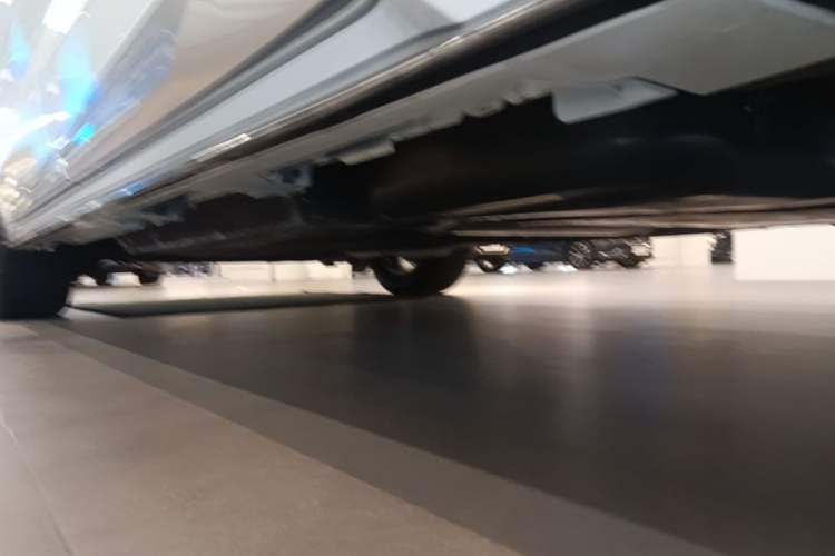 Used Toyota SIENNA 2021 2.5L Hybrid Platinum Edition Chassis Rear Left