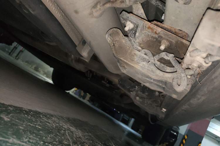 Used Toyota SIENNA 2021 2.5L Hybrid Platinum Edition Chassis Rear Right