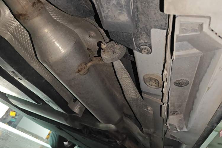 Used Toyota SIENNA 2021 2.5L Hybrid Platinum Edition Chassis Rear Right