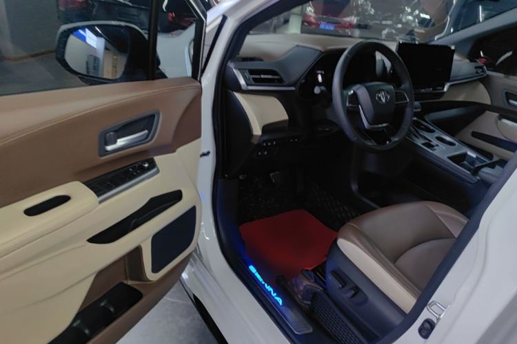Used Toyota SIENNA 2021 2.5L Hybrid Premium Edition Driver Seat