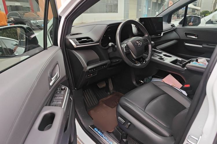 Used Toyota SIENNA 2021 2.5L Hybrid Premium Edition Driver Seat