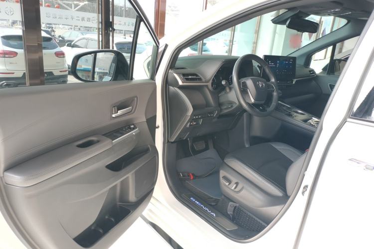 Used Toyota SIENNA 2021 2.5L Hybrid Premium Edition Driver Seat