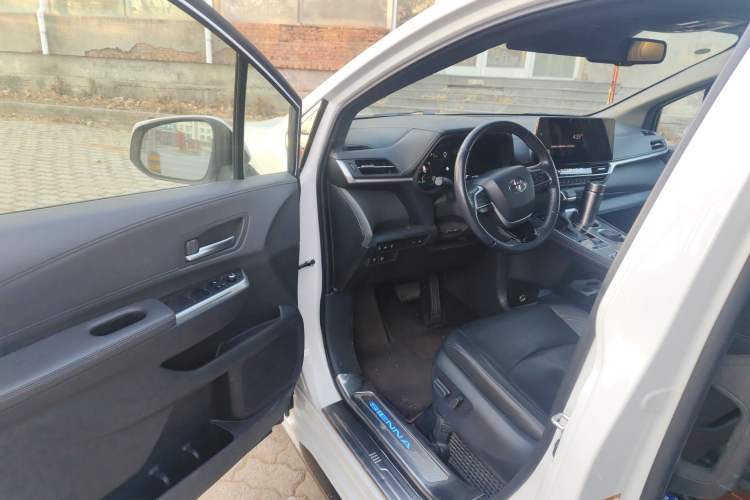 Used Toyota SIENNA 2021 2.5L Hybrid Ultimate Edition Driver Seat