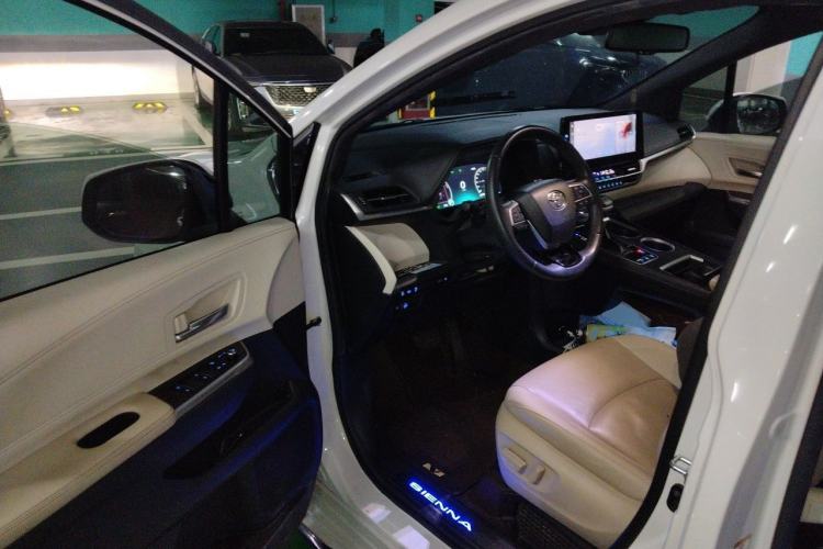 Used Toyota SIENNA 2021 2.5L Hybrid Ultimate Edition Driver Seat