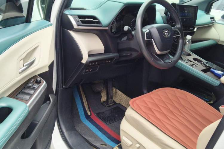 Used Toyota SIENNA 2021 2.5L Hybrid Luxury Edition Driver Seat