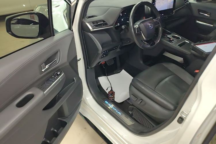 Used Toyota SIENNA 2021 2.5L Hybrid Ultimate Edition Driver Seat