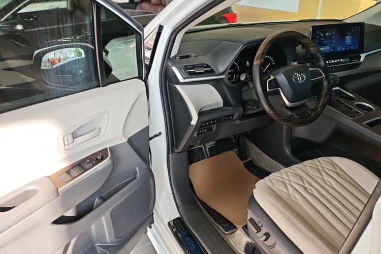 Used Toyota SIENNA 2021 2.5L Hybrid Comfort Edition Driver Seat
