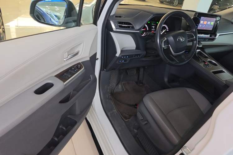 Used Toyota SIENNA 2021 2.5L Hybrid Luxury Edition Driver Seat