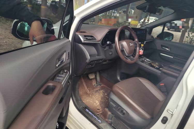 Used Toyota SIENNA 2021 2.5L Hybrid Platinum Edition Driver Seat