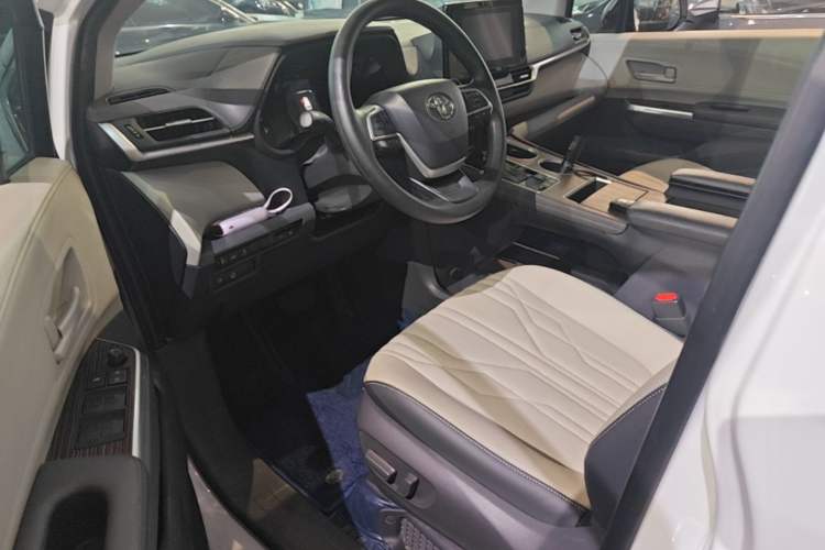 Used Toyota SIENNA 2021 2.5L Hybrid Comfort Edition Driver Seat