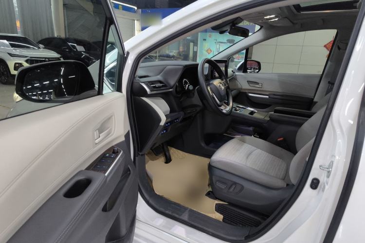 Used Toyota SIENNA 2021 2.5L Hybrid Comfort Edition Driver Seat